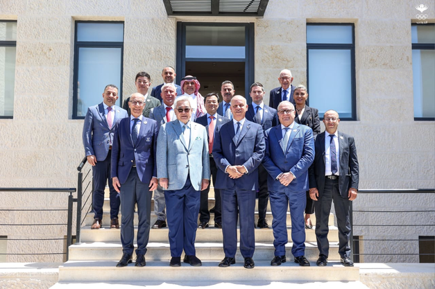 HRH Prince Feisal, president of the Jordan Olympic Committee and a member of the Executive Board of the International Olympic Committee, on Tuesday receives a delegation of the “Hope and Dreams” Festival (Petra photo)
